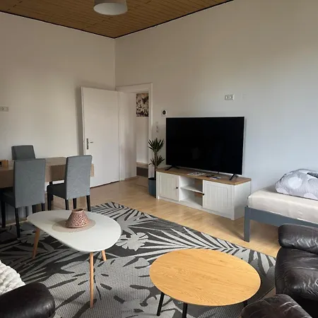 Gemuetliche Zentral Privatstrasse Apartmán